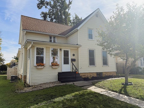 Photo of 1006 6th Avenue, Sterling, IL 61081 (MLS # 12794596)