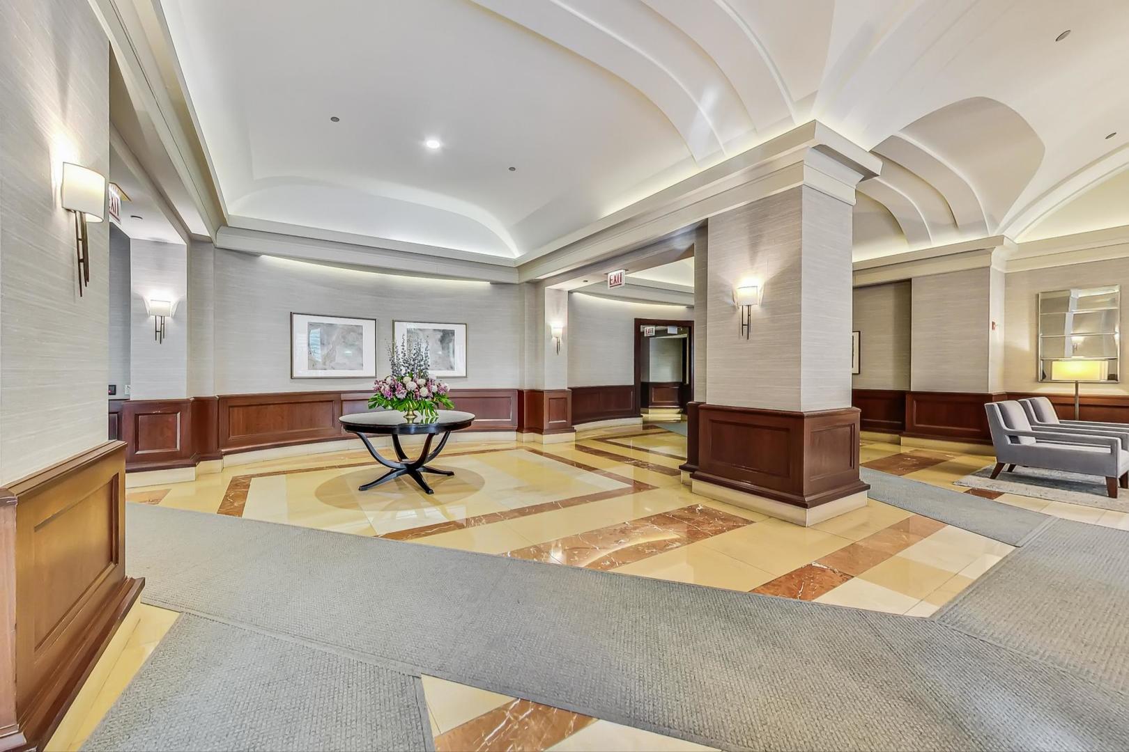 25 E Superior Street 1706