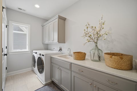 Tiny photo for 709 E Sunnyside Avenue, Libertyville, IL 60048 (MLS # 12747872)