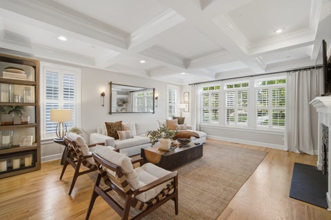 Tiny photo for 709 E Sunnyside Avenue, Libertyville, IL 60048 (MLS # 12747872)