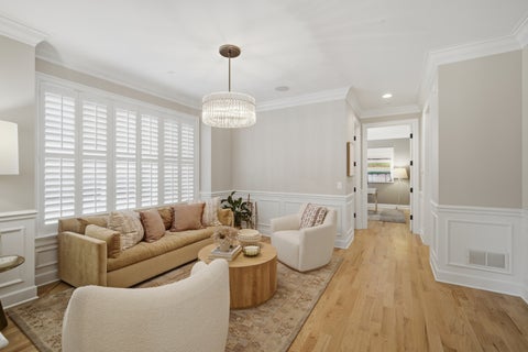 Tiny photo for 709 E Sunnyside Avenue, Libertyville, IL 60048 (MLS # 12747872)
