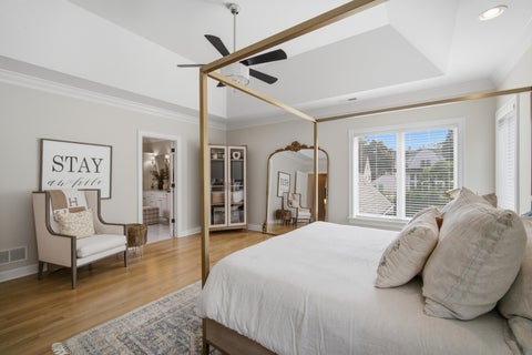 Tiny photo for 709 E Sunnyside Avenue, Libertyville, IL 60048 (MLS # 12747872)