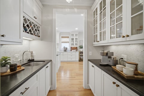 Tiny photo for 709 E Sunnyside Avenue, Libertyville, IL 60048 (MLS # 12747872)