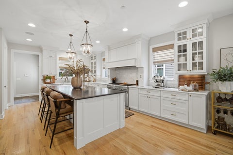 Tiny photo for 709 E Sunnyside Avenue, Libertyville, IL 60048 (MLS # 12747872)