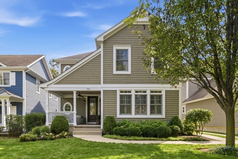 Tiny photo for 709 E Sunnyside Avenue, Libertyville, IL 60048 (MLS # 12747872)