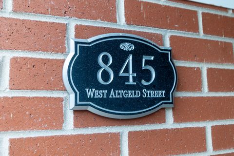 Tiny photo for 845 W Altgeld Street #3B, Chicago, IL 60614 (MLS # 12619686)