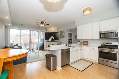 Tiny photo for 845 W Altgeld Street #3B, Chicago, IL 60614 (MLS # 12619686)