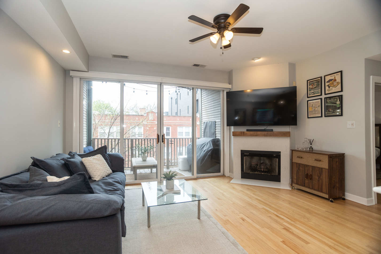 845 W Altgeld Street 3B