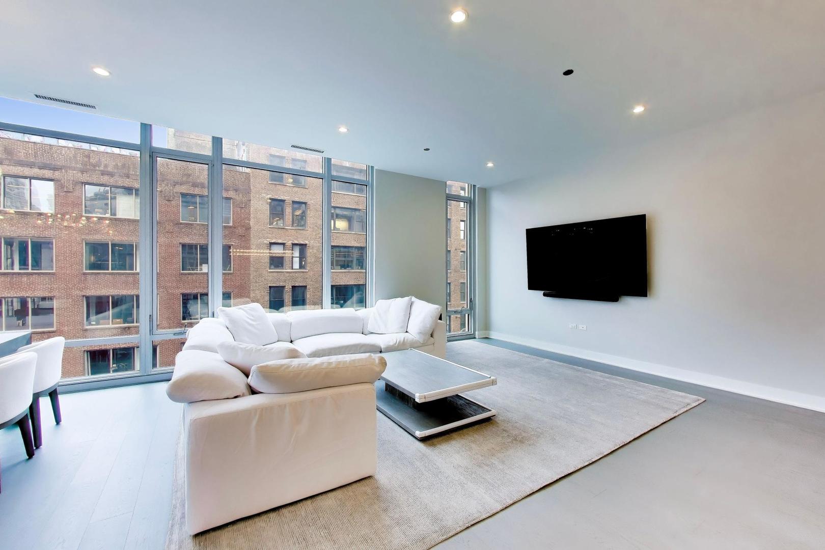 360 W Erie Street 5D