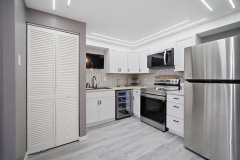 Tiny photo for 110 Klein Creek Court #3C, Carol Stream, IL 60188 (MLS # 12596091)