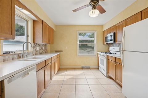 Tiny photo for 33541 N Greentree Road, Grayslake, IL 60030 (MLS # 12440192)