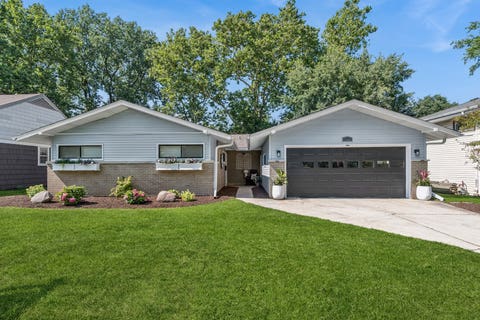 Photo of 1124 59th Street, Downers Grove, IL 60516 (MLS # 12695428)