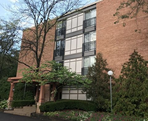 1833 FOUR LAKES Avenue 3L Lisle IL 60532