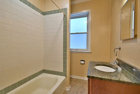 Tiny photo for 5445 N KENMORE Avenue #1S, Chicago, IL 60640 (MLS # 12507159)