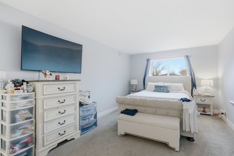 Tiny photo for 5840 W 104th Street #115, Oak Lawn, IL 60453 (MLS # 12548893)