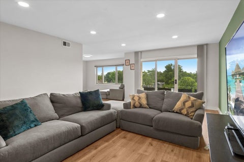 Tiny photo for 1010 N Harlem Avenue #504, River Forest, IL 60305 (MLS # 12764788)