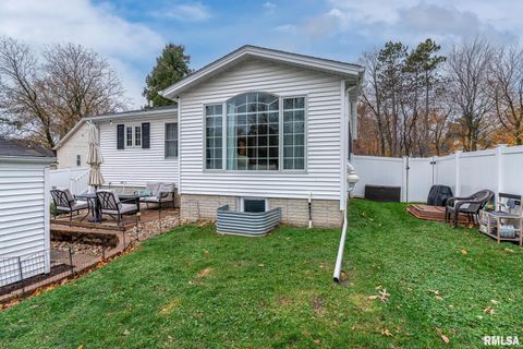 Tiny photo for 2636 12TH Street, Moline, IL 61265 (MLS # QC4269535)