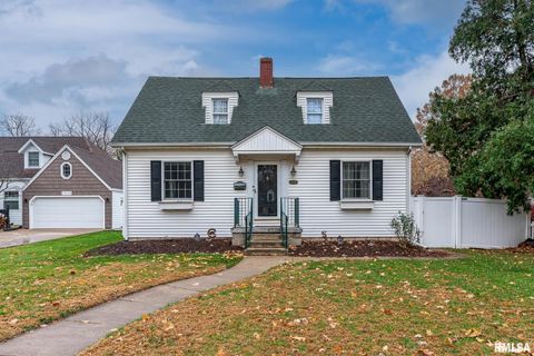 Photo of 2636 12TH Street, Moline, IL 61265 (MLS # QC4269535)