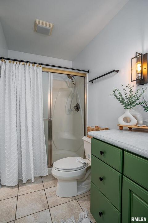 Tiny photo for 2636 12TH Street, Moline, IL 61265 (MLS # QC4269535)