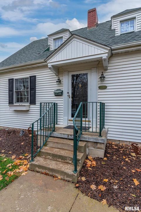 Tiny photo for 2636 12TH Street, Moline, IL 61265 (MLS # QC4269535)