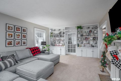 Tiny photo for 2636 12TH Street, Moline, IL 61265 (MLS # QC4269535)