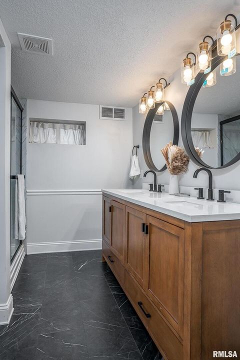 Tiny photo for 2636 12TH Street, Moline, IL 61265 (MLS # QC4269535)