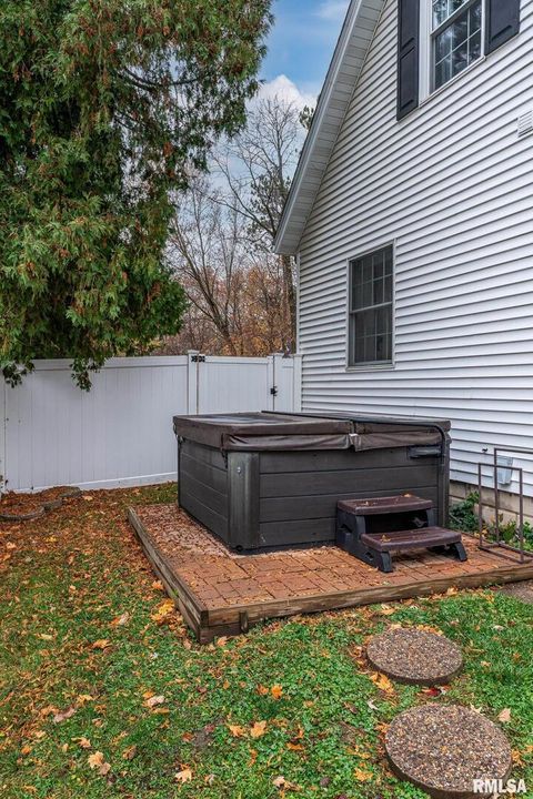 Tiny photo for 2636 12TH Street, Moline, IL 61265 (MLS # QC4269535)