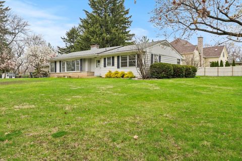 22W584 Ahlstrand Road Glen Ellyn IL 60137