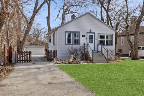 Photo of 4707 River Drive, Lisle, IL 60532 (MLS # 12631535)