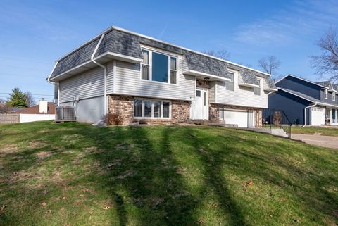Tiny photo for 5644 Appomattox Road, Davenport, IA 52806 (MLS # 12599876)