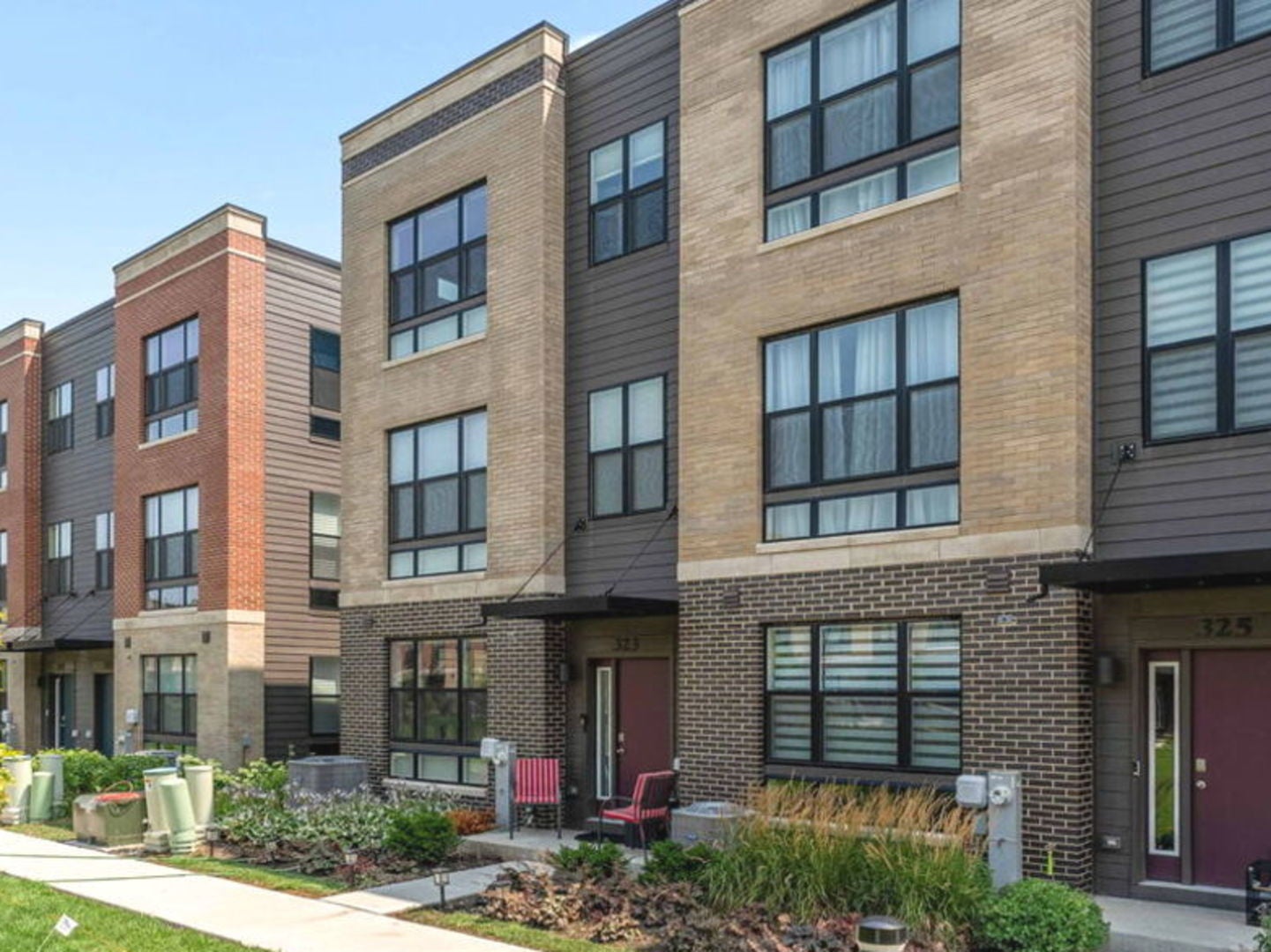 323 Summit Circle