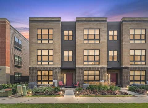 Photo of 323 Summit Circle, Lombard, IL 60148 (MLS # 12719828)