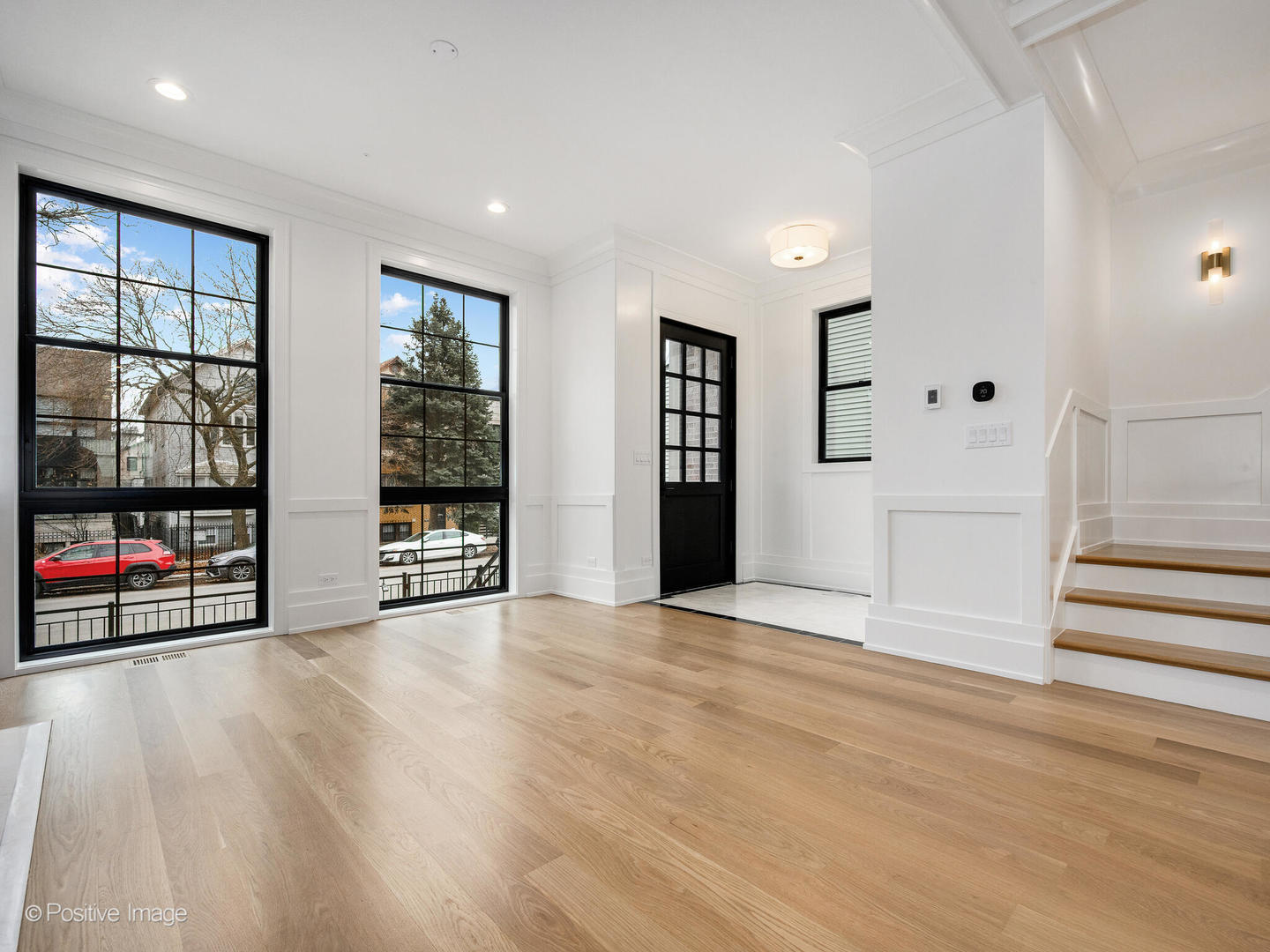 1228 W Wellington Avenue