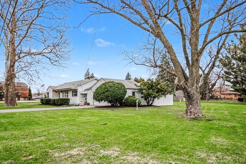 Tiny photo for 15W492 Concord Street, Elmhurst, IL 60126 (MLS # 12604772)