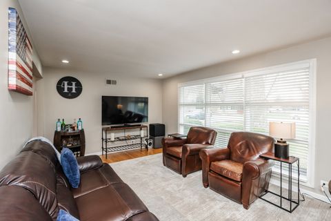 Tiny photo for 15W492 Concord Street, Elmhurst, IL 60126 (MLS # 12604772)