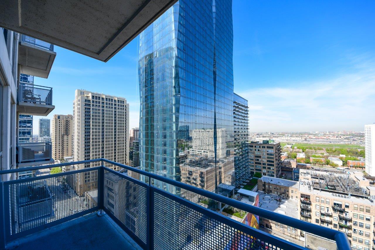 1305 S Michigan Avenue 1702
