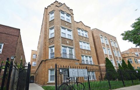 6134 N Washtenaw Avenue 1R Chicago IL 60659