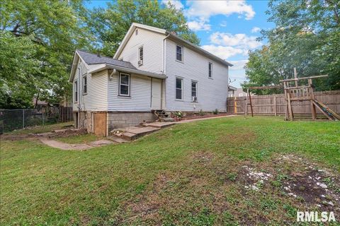 Tiny photo for 1220 COLLEGE Avenue, Davenport, IA 52803 (MLS # QC4267632)