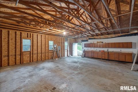 Tiny photo for 1220 COLLEGE Avenue, Davenport, IA 52803 (MLS # QC4267632)