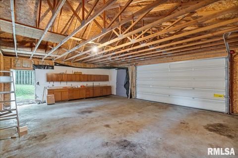 Tiny photo for 1220 COLLEGE Avenue, Davenport, IA 52803 (MLS # QC4267632)