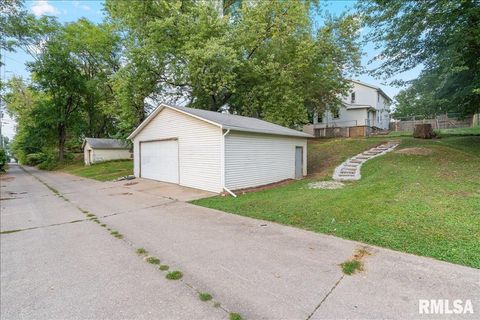 Tiny photo for 1220 COLLEGE Avenue, Davenport, IA 52803 (MLS # QC4267632)