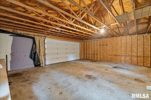 Tiny photo for 1220 COLLEGE Avenue, Davenport, IA 52803 (MLS # QC4267632)