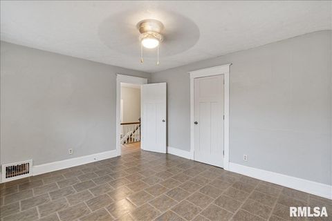 Tiny photo for 1220 COLLEGE Avenue, Davenport, IA 52803 (MLS # QC4267632)