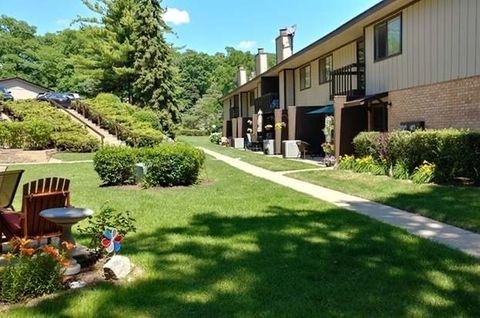 85 Woodhills Bay Road 85 Fox Lake IL 60020