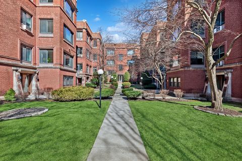Tiny photo for 908 W Sunnyside Avenue #2C, Chicago, IL 60640 (MLS # 12576577)