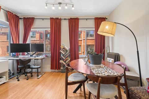 Tiny photo for 908 W Sunnyside Avenue #2C, Chicago, IL 60640 (MLS # 12576577)