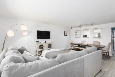 Tiny photo for 336 S Maple Street, Mount Prospect, IL 60056 (MLS # 12674750)