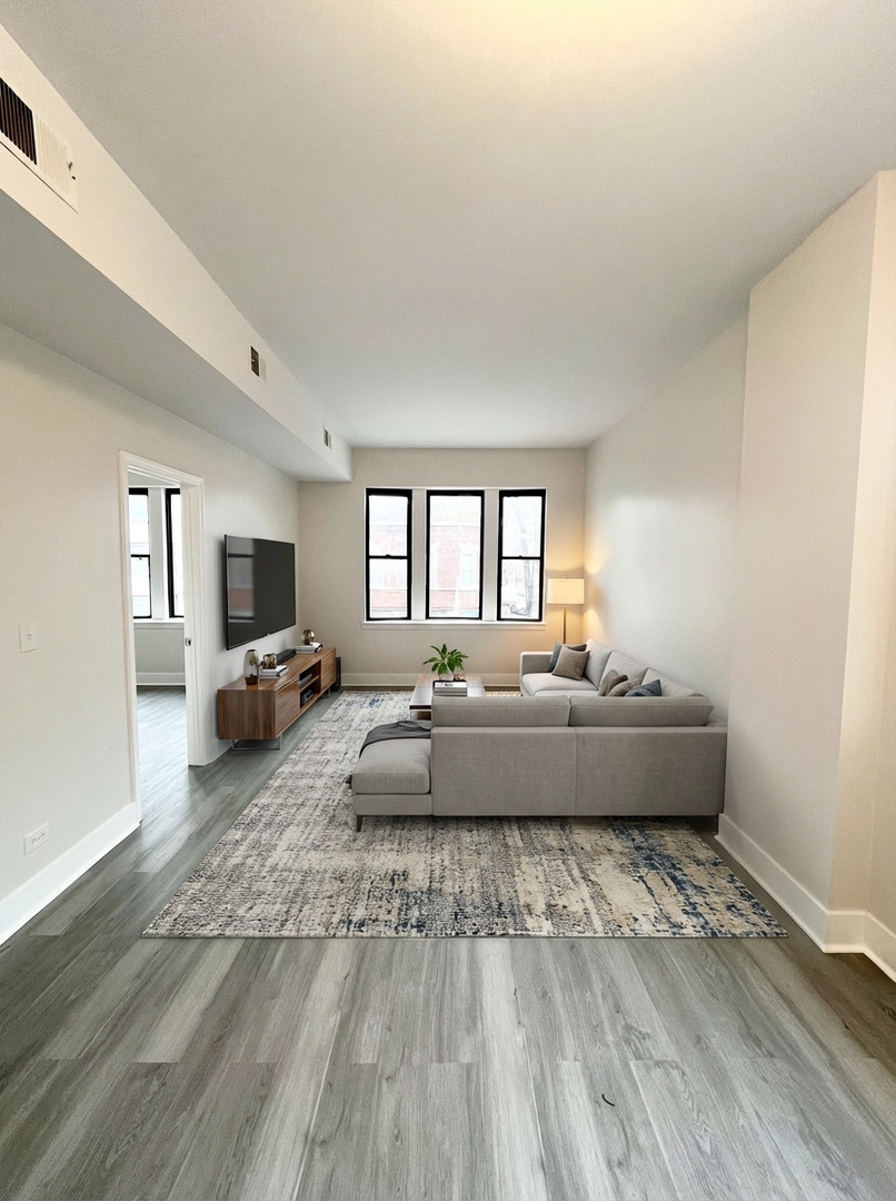 2258 S Sacramento Avenue 2B