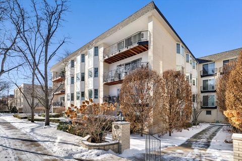 701 Ridge Road 2B Wilmette IL 60091