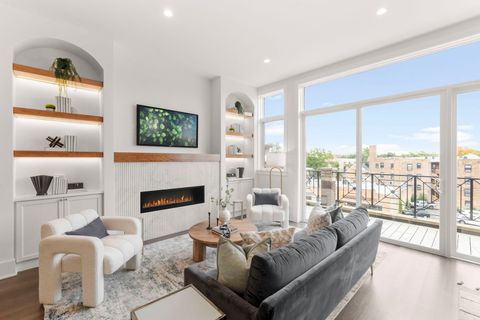 Tiny photo for 1426 W IRVING PARK Road #4, Chicago, IL 60613 (MLS # 12486356)